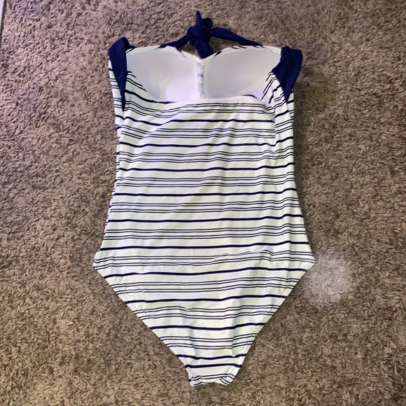 Moontide twist halter one piece swimsuit - Picture 8 of 9